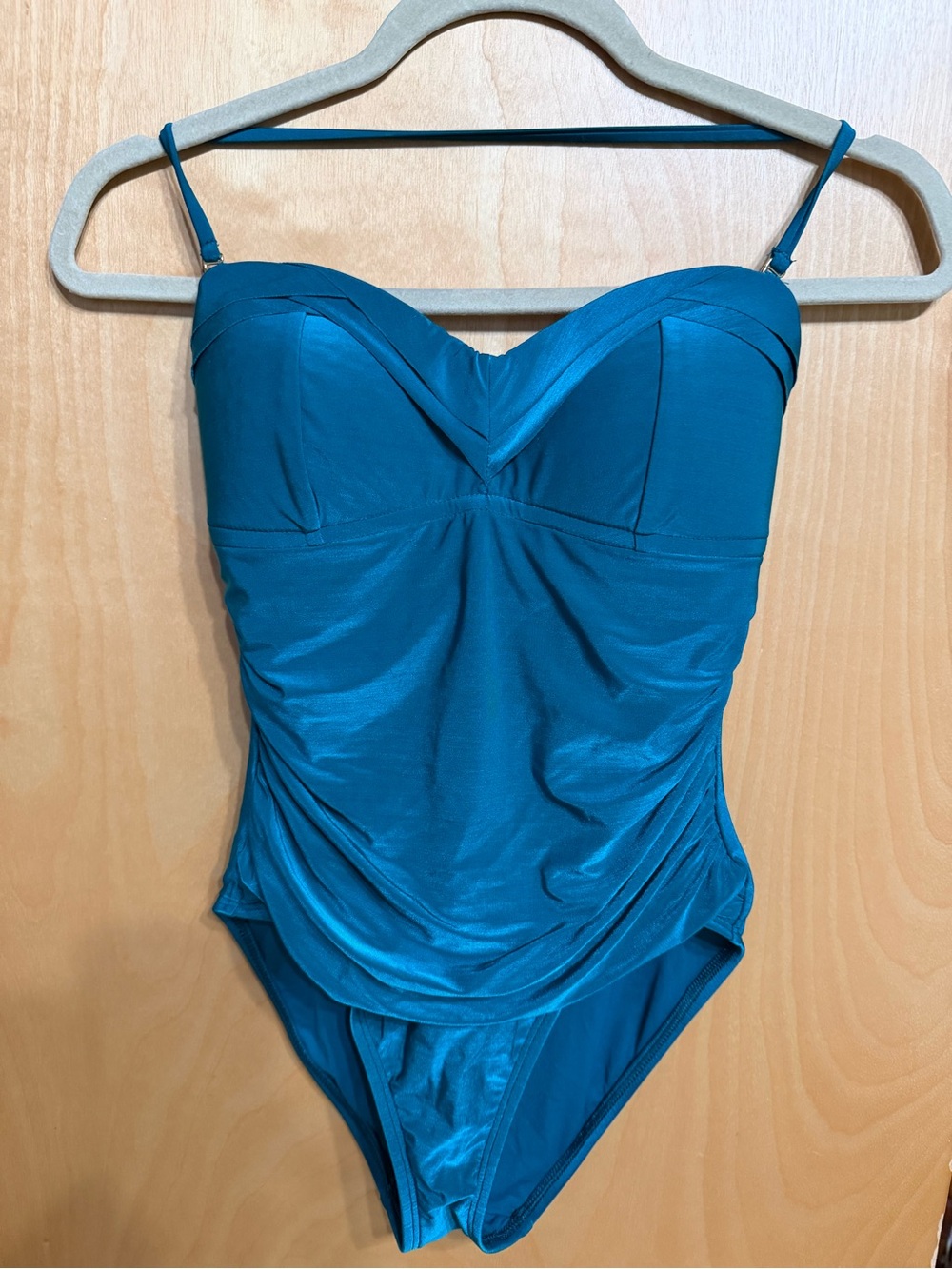 La Blanca Sz 6 One piece Swimsuit Ruched Front Sweetheart Neck Bra Blue Green